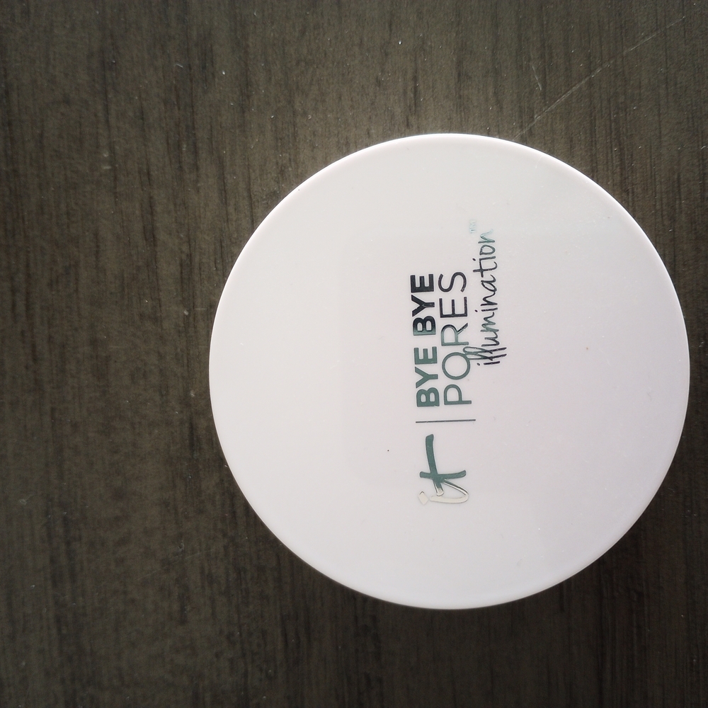 IT Cosmetics Bye Bye Pores Illumination Powder - White